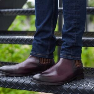 DelTigre Chelsea boot in burgundy